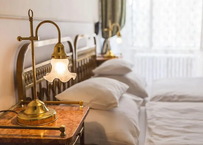 Hotel U Zlateho Jelena